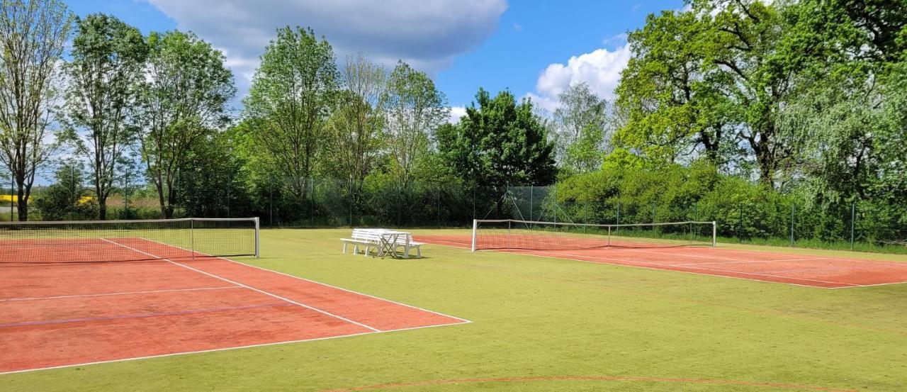Sport- & Vital-Resort Neuer Hennings Hof ペルレンブルク エクステリア 写真