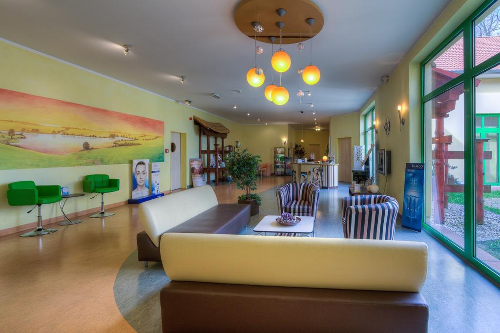Sport- & Vital-Resort Neuer Hennings Hof ペルレンブルク エクステリア 写真