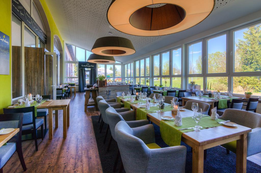 Sport- & Vital-Resort Neuer Hennings Hof ペルレンブルク エクステリア 写真