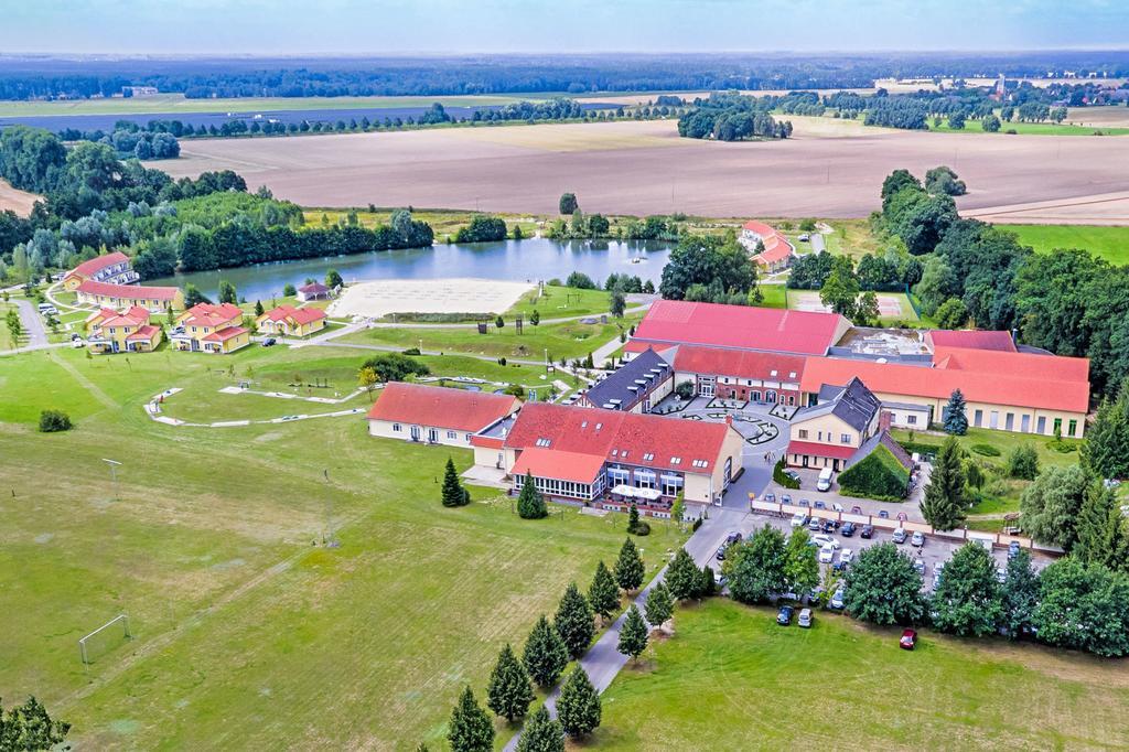 Sport- & Vital-Resort Neuer Hennings Hof ペルレンブルク エクステリア 写真