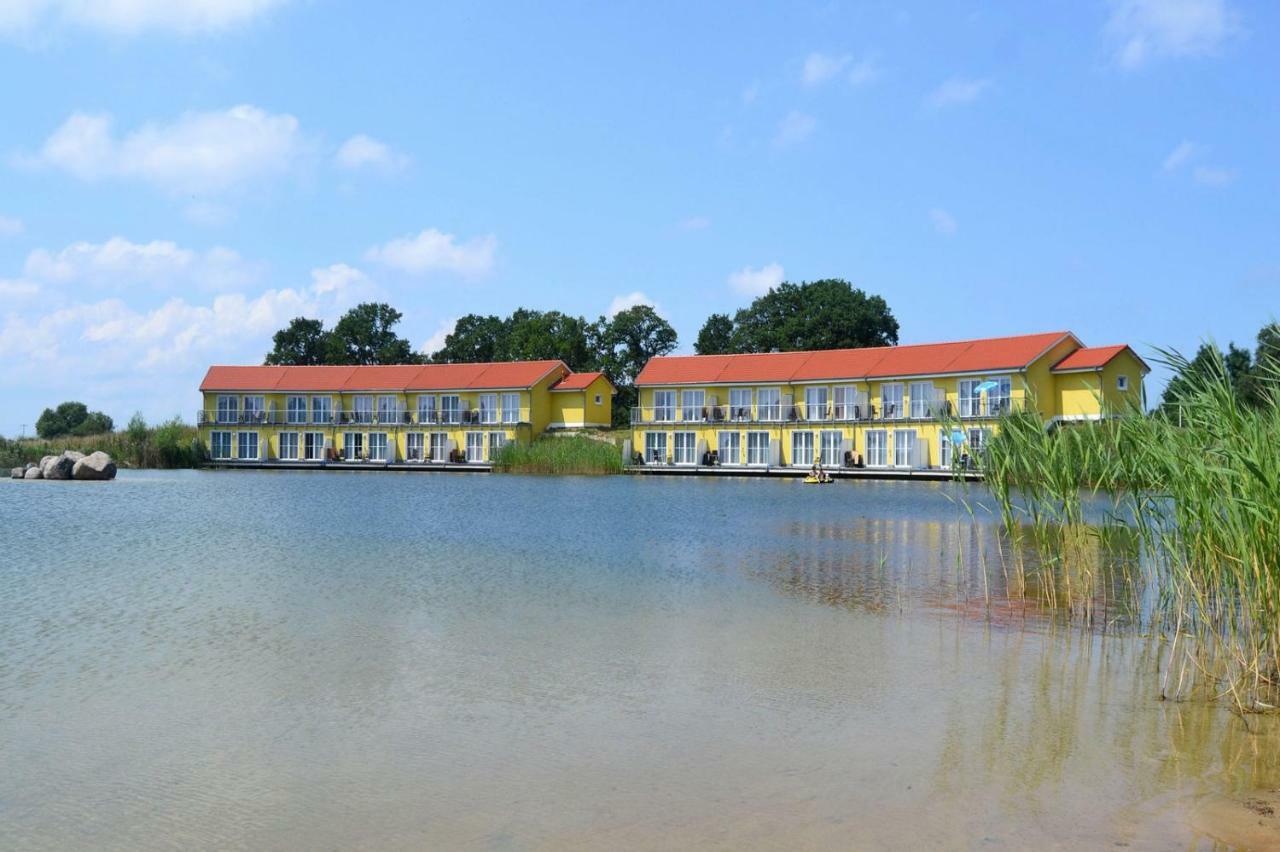 Sport- & Vital-Resort Neuer Hennings Hof ペルレンブルク エクステリア 写真